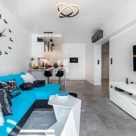 Leo Apartament Delux Ustrzyki Dolne Exterior photo